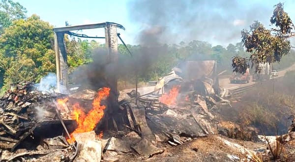 ¡SE CHAMUSCA TRÁILER  DE PAQUETEXPRESS EN LAS CHOAPAS!