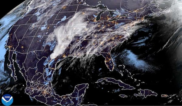 ¡SE DISIPÓ LA LÍNEA FRONTAL ANTES DE LLEGAR A COSTAS DE TEXAS! - *PERSISTE LA BRUMA, EL BOCHORNO Y LOS CIRRUS