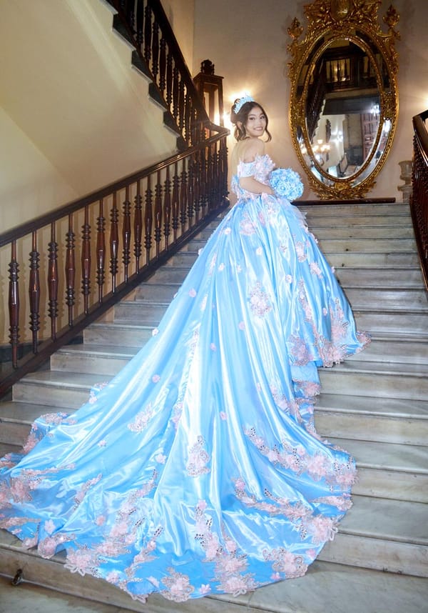 UNA NOCHE DE ENSUEÑO: LOS XV AÑOS DE MELANY AINARA FÉREZ GUZMÁN!