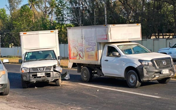 ¡DOS CAMIONETAS SE DAN UN ‘LLEGUECITO’!