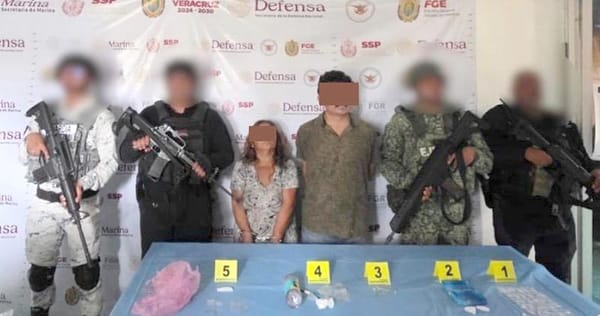 ¡CAEN PAREJA DE NARKIKIRIS EN CATEO EN MARTÍNEZ DE LA TORRE!