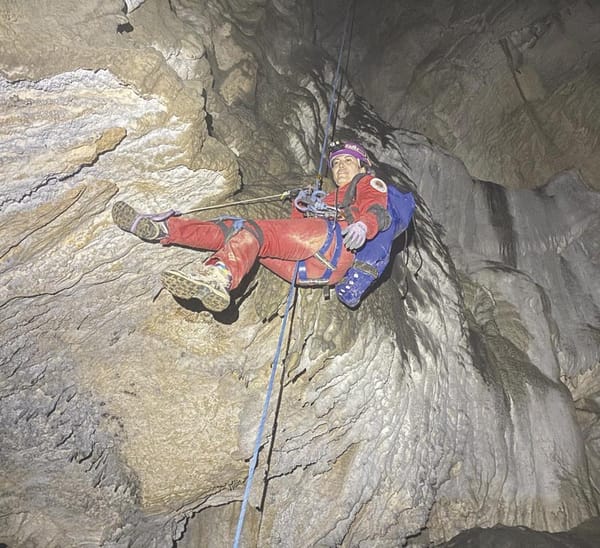 ¡CEMAC EN LA CUEVA “LA GOTA DE AGUA”!