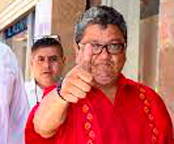 ¡DEJARON SOLITO A “UMBRELLA”!