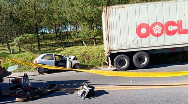 ¡CARRETERAZO: 2 MUERTOS! - AUTOMOVIL COMPACTO SE IMPACTO DE FRENTE CONTRA TRACTOCAMION