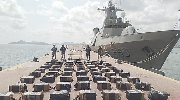 ¡MARINA ASEGURA 1.3 TONELADAS DE DROGA! - EN EL MAR DE GUERRERO