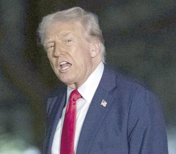 ¡TRIBUNAL SUSPENDE IMPONER ARANCELES A MÁS DE 50 PAÍSES! - REVÉS A TRUMP POR PASARSE VIVILLO