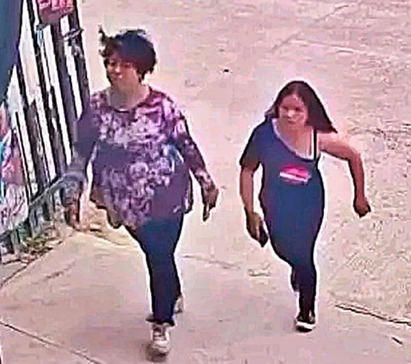 ¡BUSCAN A 2 MUJERES CON BILLETES FALSOS!