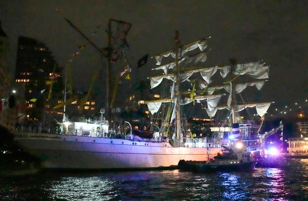 ¡BUQUE “CUAUHTÉMOC” PIDIÓ AYUDA! - *Había alternativas para la ruta de colisión