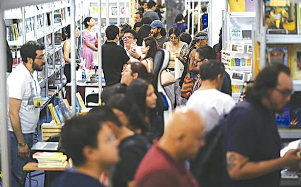 ¡SÓLO EL 1% DE LOS ESTUDIANTES DE LA UV SE VAN AL EXTRANJERO! - *PARA SEGUIR ESTUDIANTES