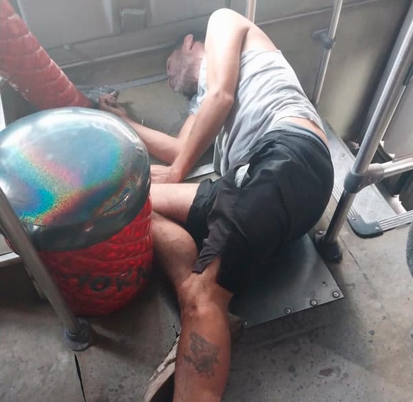 ¡SE LE PARÓ EL CORAZÓN EN EL CAMIÓN URBANO!