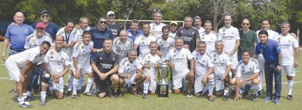 ¡BEBEN DE LA COPA! - *De manera clara golea 5-0 a Tigres en la final categoría Oro “A”