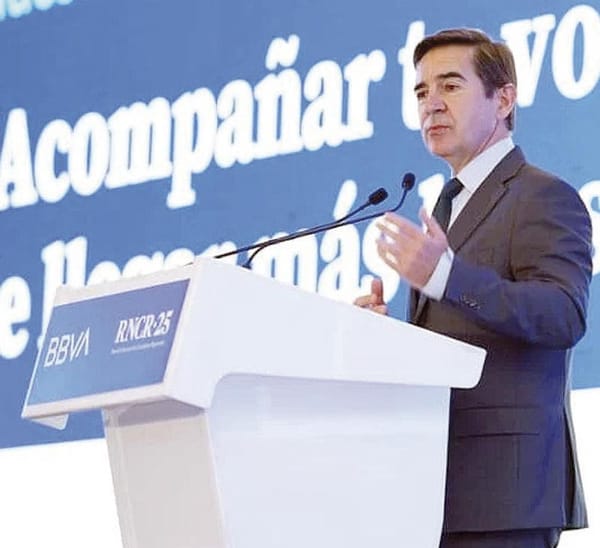 ¡LOS ESPAÑOLES DE BBVA SÍ CONFÍAN EN EL GOBIERNO DE CLAUDIA SHEINBAUM!