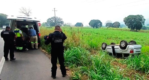 ¡DOS HERIDOS EN APARATOSA VOLCADURA EN RANCHO TREJO!