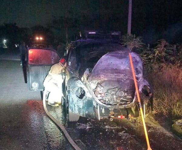 ¡SE CHAMUSCÓ VOCHITO EN LA CARRETERA FEDERAL CÓRDOBA-VERACRUZ!