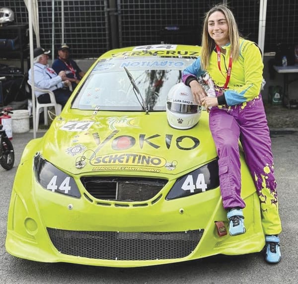 ¡LAURA SANZ SE SUBE AL PODIO EN EL SPEED WORLD TOUR 2025!