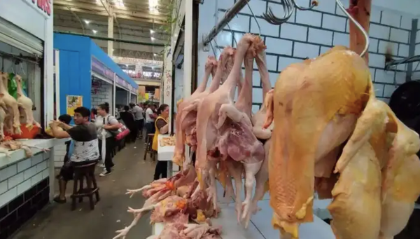 ¡POLLO Y CARNE DE RES EMPUJAN LA INFLACIÓN EN MAYO!