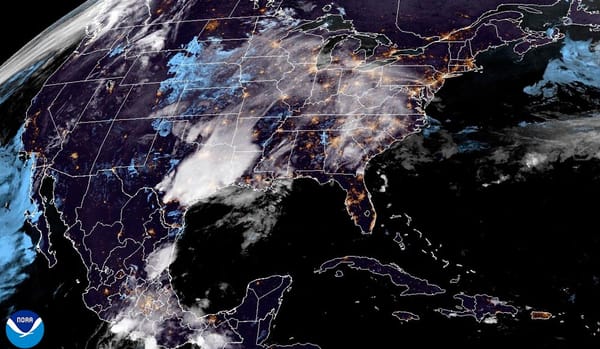 ¡SIGUE BOCHORNOSO; PERO SE ASOMAN LLUVIAS Y RAYOS! - *DÉBIL LÍNEA FRONTAL ENTRARÁ AL GOLFO; PERO ALLÁ SE QUEDARÁ