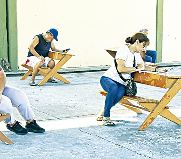 ¡NO VOTÓ NI LA MITAD!