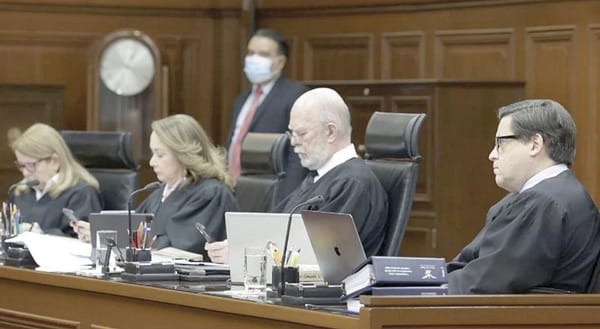 ¡PROPONEN MORENA Y EL VERDE ELIMINAR TOGA EN SUPREMA CORTE!