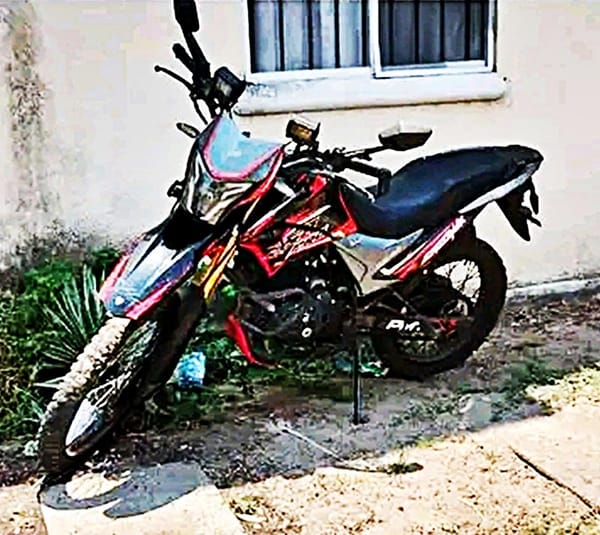 ¡‘RATAS’ SE ROBAN “CABALLO DE ACERO” DEL VECINO!