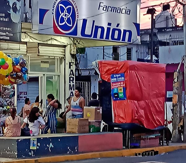 ¡SE METEN A ROBAR EN LA FARMACIA UNIÓN EN EL CENTRO HISTÓRICO!