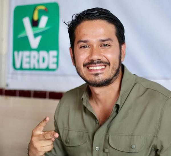 ¡LENDECHY DEFIENDE A BETO!