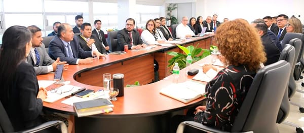 ¡MINI-CUMBRE EN LA FISCALÍA!