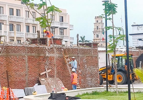 ¡TIRAN OTROS DOS LOCALES!