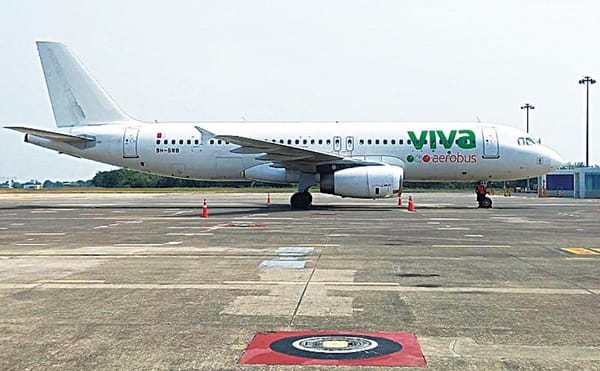 ¡SE DESCONCHIFLA EL AVIÓN!