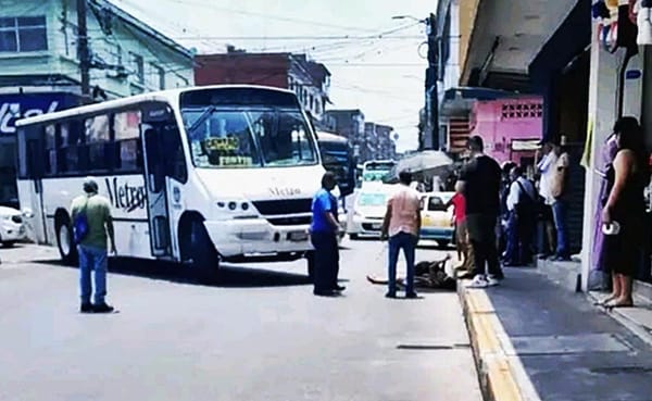 ¡CAMIÓN DE PASAJE ATROPELLÓ A ABUELITA!