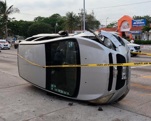 ¡DOS LESIONADOS EN VOLCADURA EN BOCA DEL RÍO!