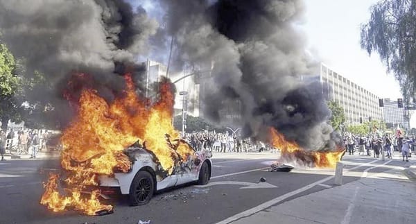 ¡ARDE LOS ÁNGELES! - TRUMP MANDA HASTA A LOS MARINES