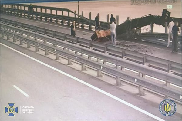 ¡ATAQUE UCRANIANO A PUENTE DE CRIMEA SÓLO LO ABOLLÓ!