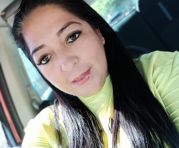 ¡MATAN A MUJER TAXISTA! - FUE ENCONTRADA EN SU VEHÍCULO CON UN DISPARO EN LA CABEZA