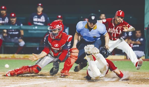 ¡SE LE APARECE EL DIABLO! - AL ÁGUILA...