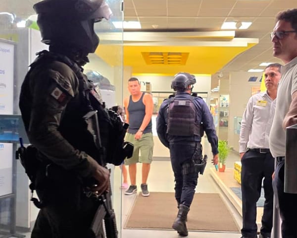 ¡ASALTAN COPPEL SE LLEVAN CUANTIOSO BOTÍN EN DINERO Y CELULARES!