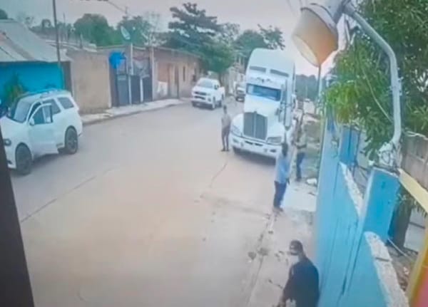 ¡EMPRESARIO REPELE ATAQUE ARMADO! - AL ESTILO CHUCK NORRIS