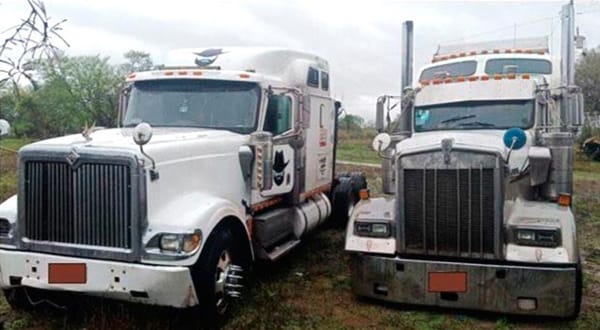 ¡CATEAN BUNKER DE ASALTA TRAILEROS EN PÁNUCO! - ASEGURARON DOS TRACTOCAMIONES CON REPORTADOS COMO ROBADOS