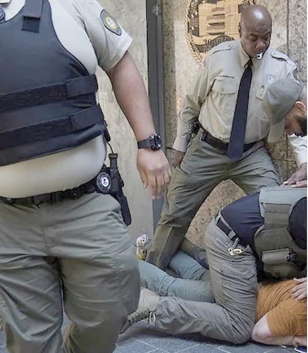 ¡ESTALLA VIOLENCIA TRAS CACERÍA DE ILEGALES EN CALIFORNIA!