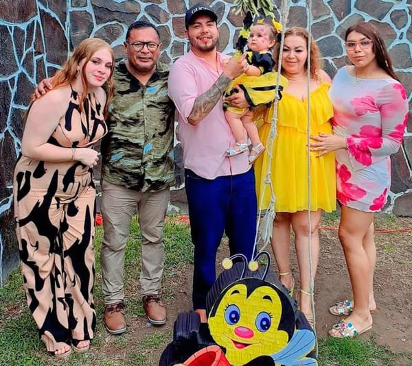 CELEBRÓ SU PRIMER AÑO DE VIDA...