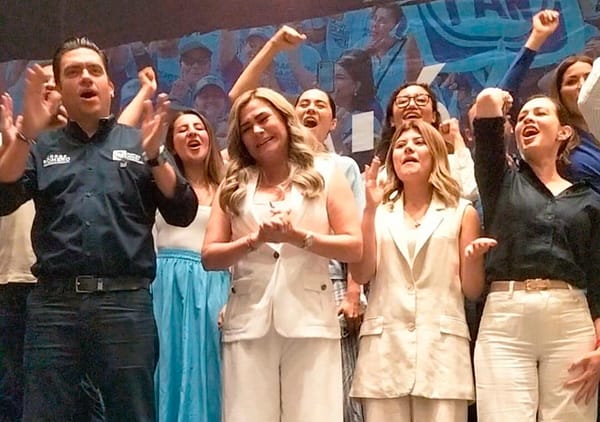 ¡TIENEN EL PUNTO AZUL! - *Ponen de ejemplo a Maryjose para el PAN