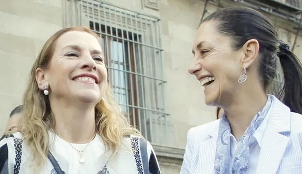 ¡FELICITAN A SHEINBAUM: ‘INTELIGENCIA QUE NO LE SOBRA’, DICE EL TEXTO!