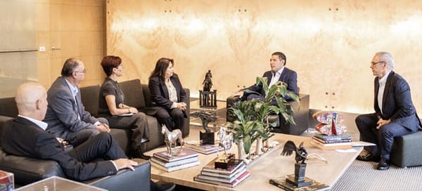 ¡INCREPA A CARLOS HANK!