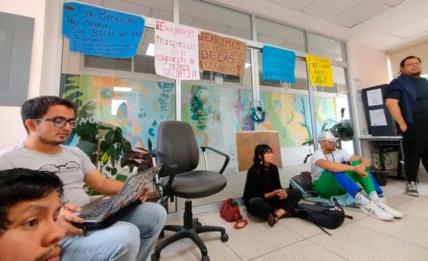¡TOMAN EDIFICIO DE LA UV! - ESTUDIANTES DE POSGRADOS