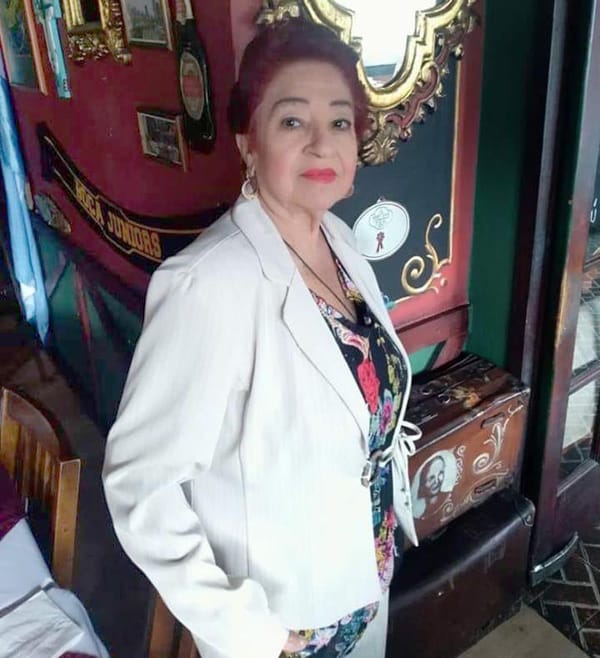 LA BELLA CHICA HERNÁNDEZ...