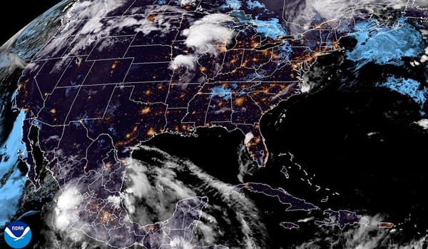 ¡ESTANOCHEEMPIEZAELVERANO! - *SE VA LA PRIMAVERA CON MÁS  LLUVIAS Y UN PAR DE RAYOS.