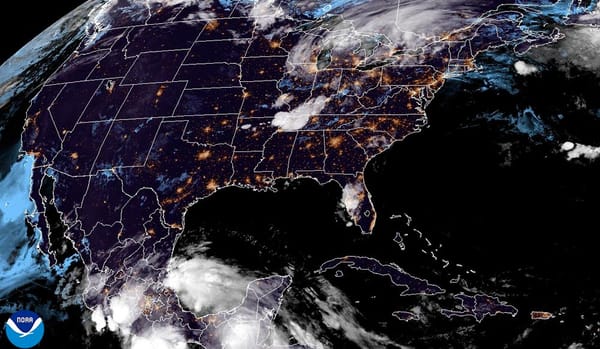 ¡"ERICK" SE HACE HURACÁN MAYOR Y LE DA A GUERRERO! - *NOS SIGUE ENVIANDO LLUVIAS, RAYOS Y RACHAS