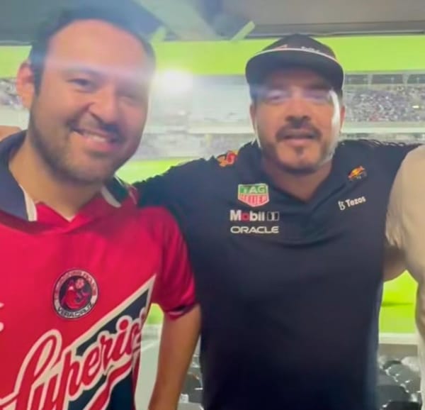 ¡ZENYA LE ECHA PORRAS A CUI! - EN EL “PIRATA”