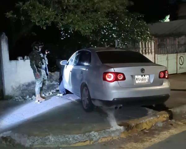 ¡PIERDE LA BRÚJULA Y SE IMPACTA CONTRA BARDA!