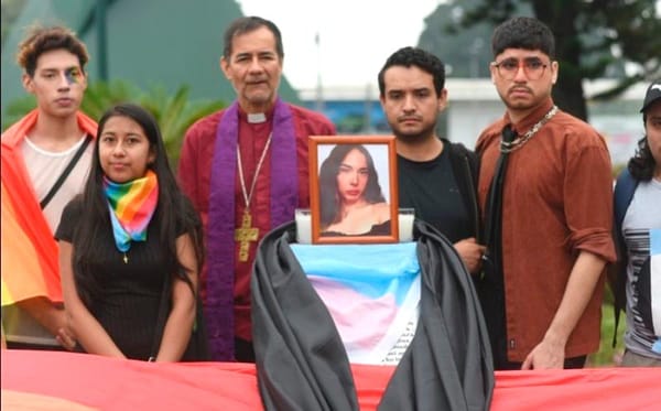 ¡“NO DEBE COSTAR LA VIDA VIVIR EN IDENTIDAD TRANS”!